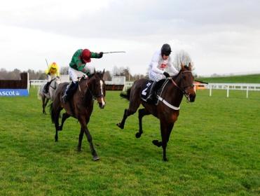 Somersby (left) winning the 2012 Clarence House